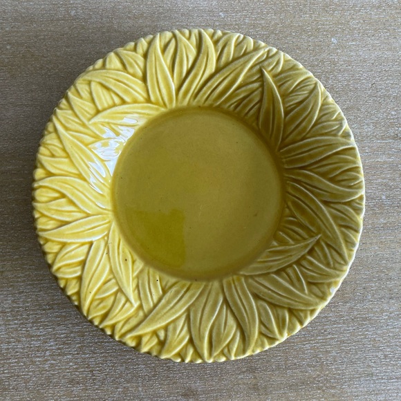 ***SOLD***Japanese Majolica Yellow Pitcher and Saucer - Picture 7 of 12